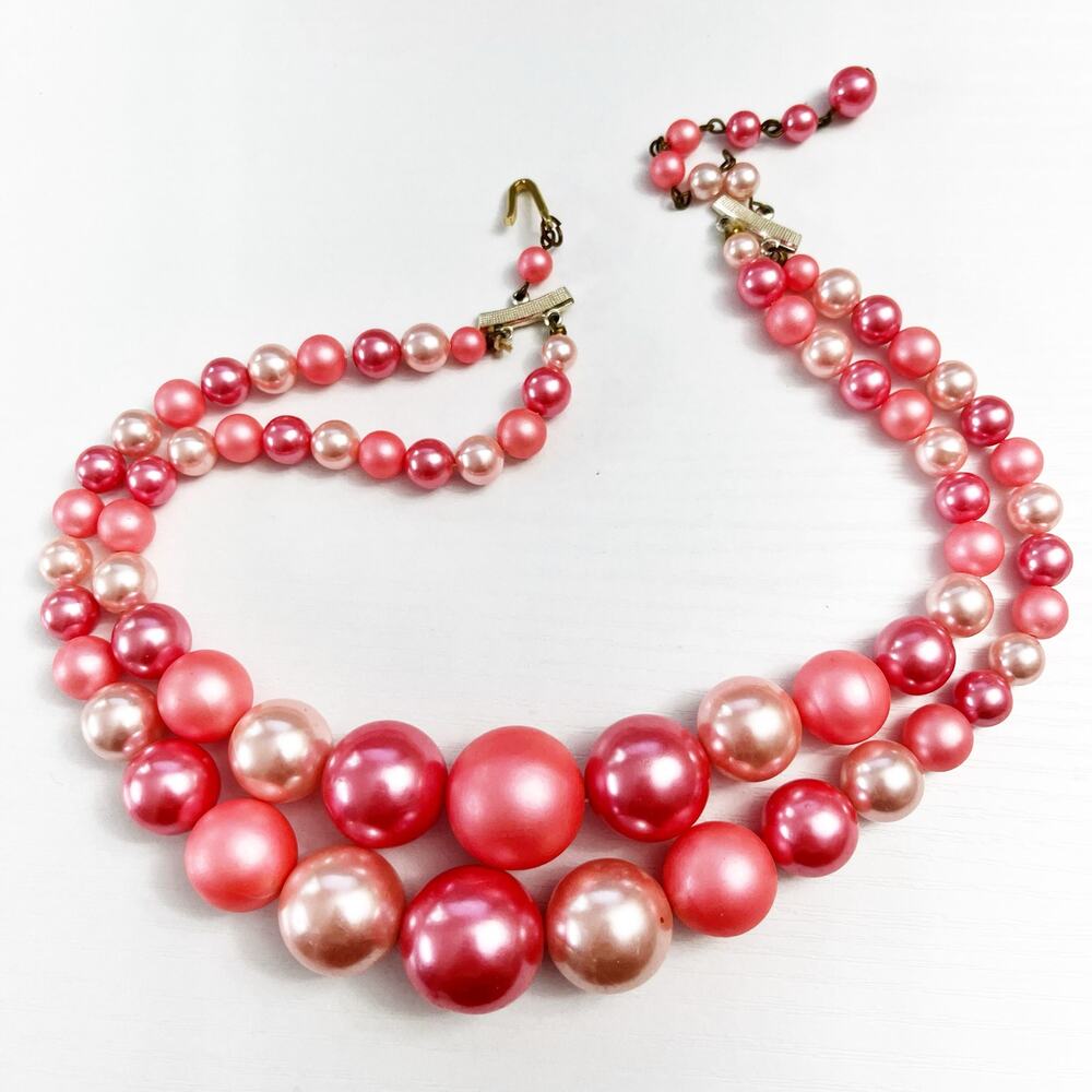 Pink Mid-Century Vintage Layered Ombre Beaded Choker Necklace